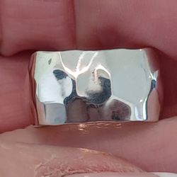 New- DESIGNER DOMINQUE DINOUART DESIGNS STERLING HAMMERED RING- SZ5