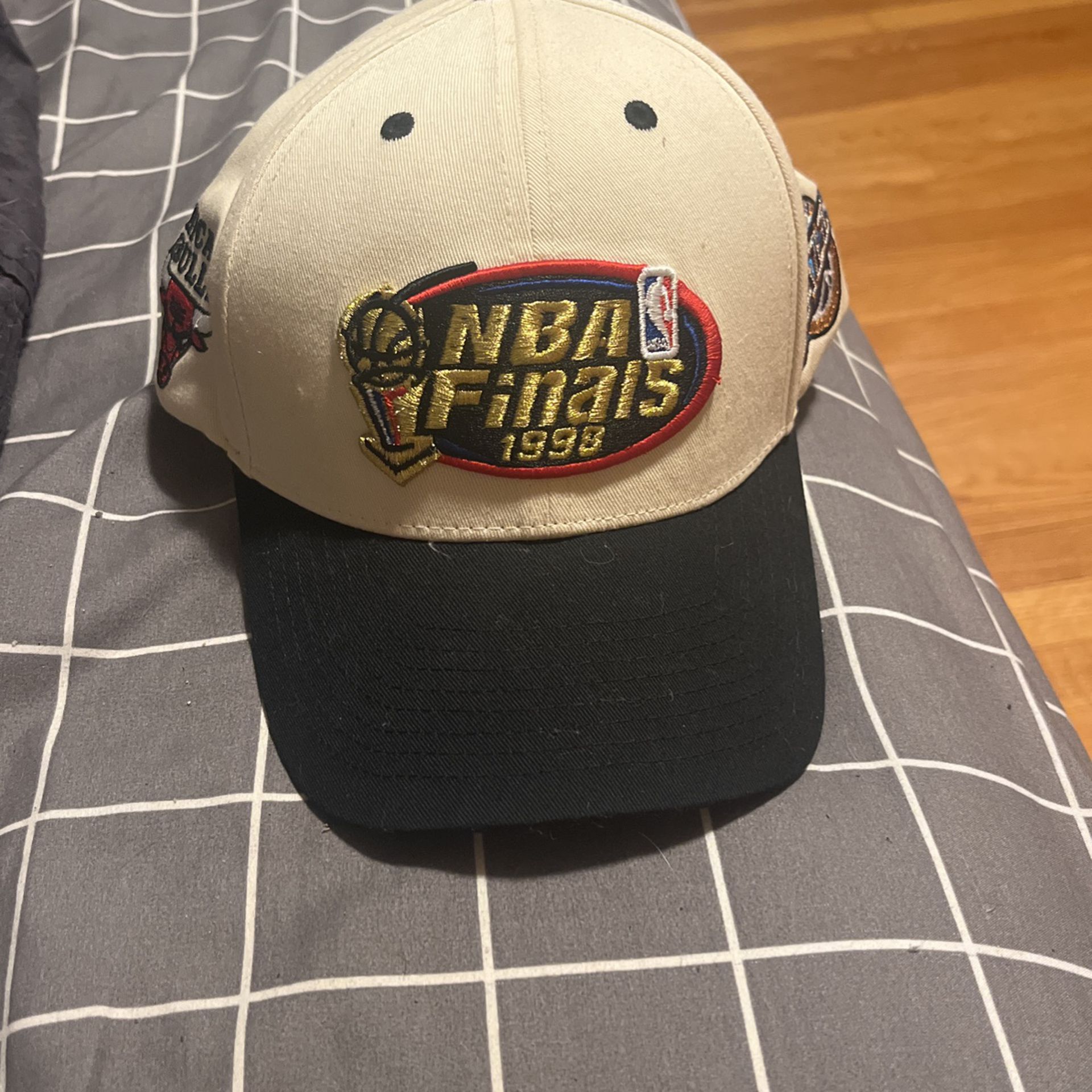 1998 NBA Bulls finals Hat for Sale in Downers Grove, IL - OfferUp