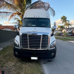 2013 FREIGHTLINER CASCADIA