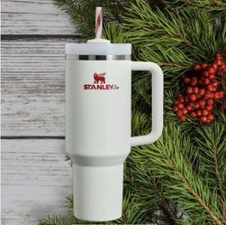 Stanley 40oz Mistletoe Twist Quencher with Candy Cane Straw New Limited Edition Christmas Tumbler 