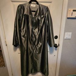 Forest Green Graduation Robe Size 5'2"-5'3"