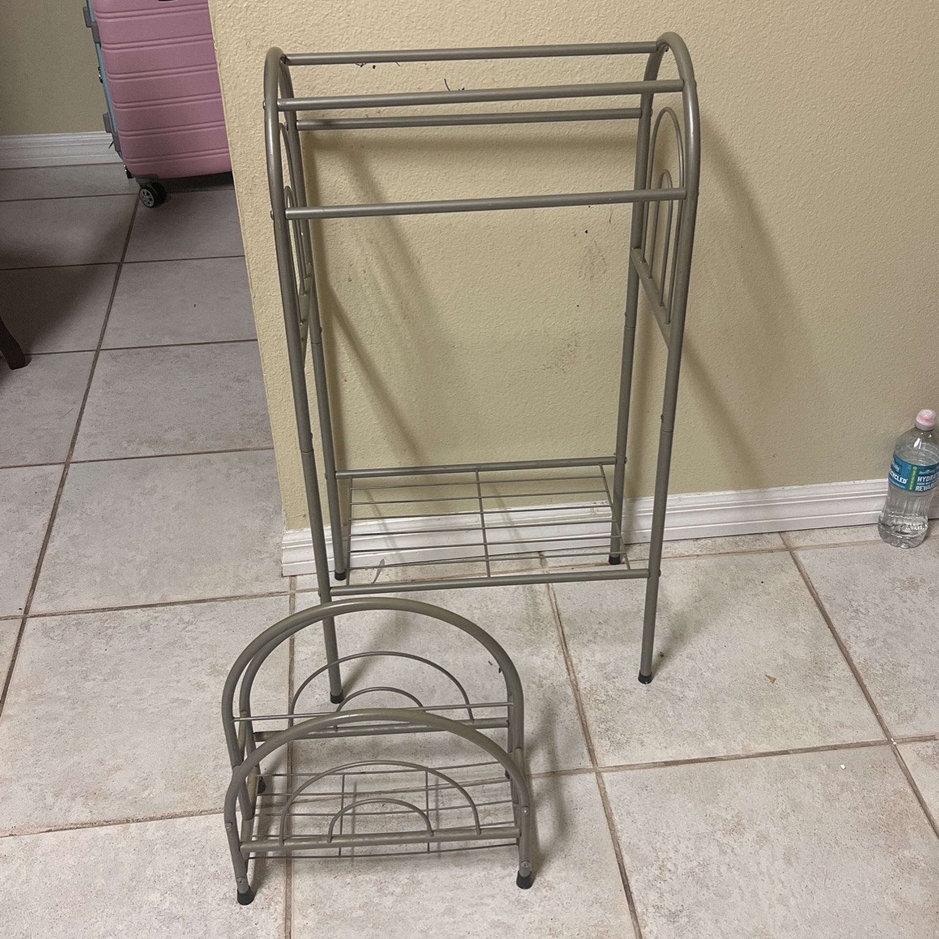 Magazine Rack And Blanket Organizer
