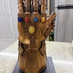 Infinity Gauntlet Metal/Wearable.