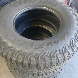 315/70/17 GOODYEAR WRANGLER TIRES (4)