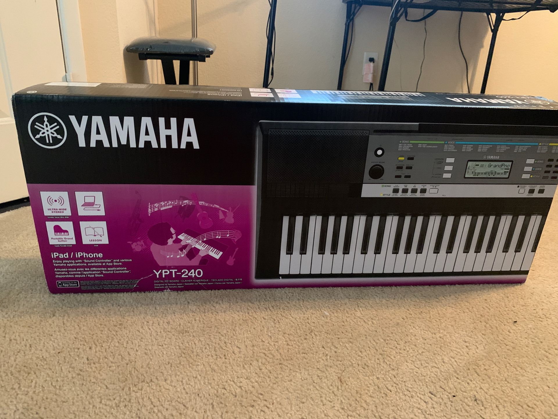 Yamaha YPT-240 keyboard