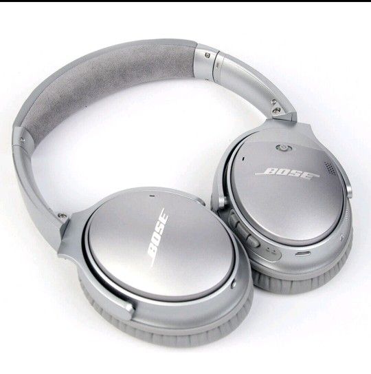 Bose QuietComfort 35 QC35 series II Wireless Headphones Noise-Cancelling Silver