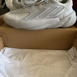 Adidas OZELIA sz. 9.5