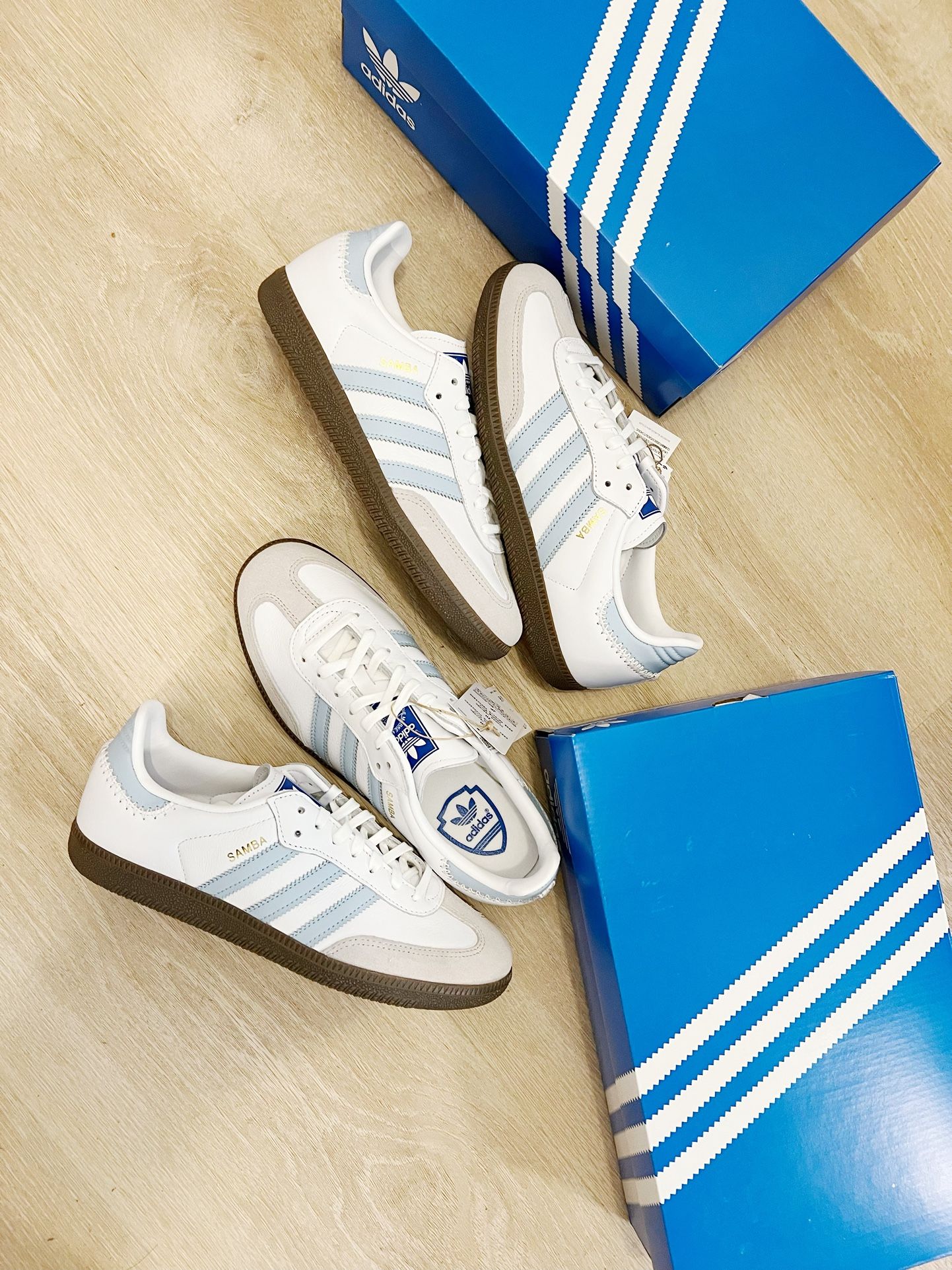 Adidas Samba White Sky Blue Size 6,6.5120$