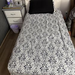 Single Bed And Frame Recliner Chair 