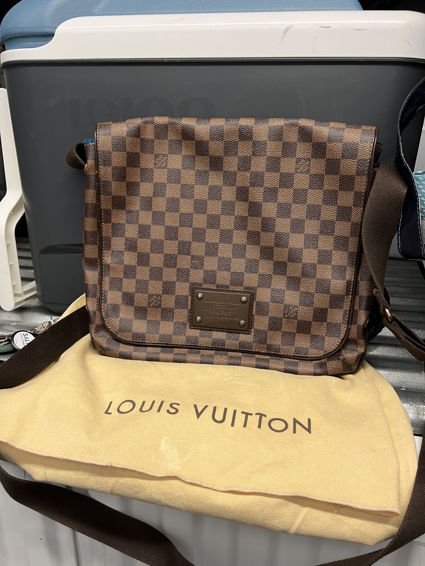 Louis Vuitton Crossover Bag Like New