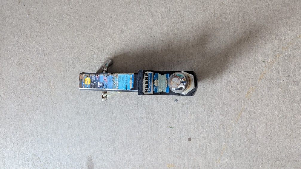 Towing Hitch With 2" Ball