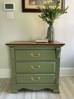 Oversized 3-Drawer Nightstand – Olive Green & Walnut Top