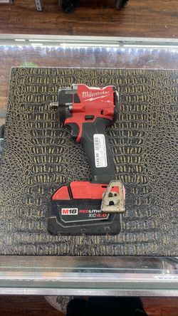MILWAUKEE IMPACT WRENCH