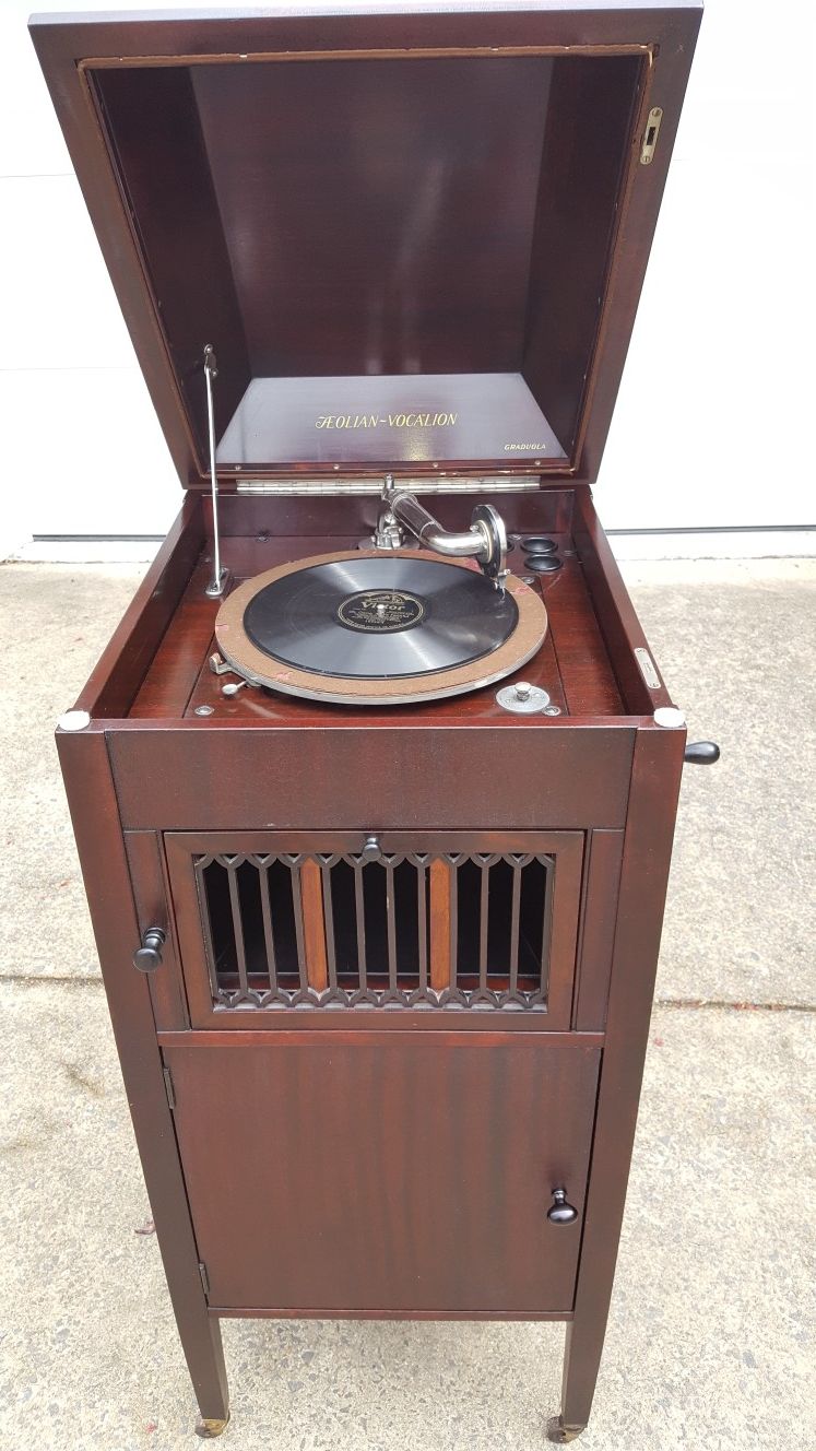 1916 Antique Aeolian-Vocalion Victrola Phonograph Record Player