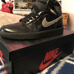 ❄️❄️ Jordan Retro High 1 “ Metallic Black & Gold “ 🎄🎄Men’s SZ 6