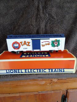 Model railroad boxcar