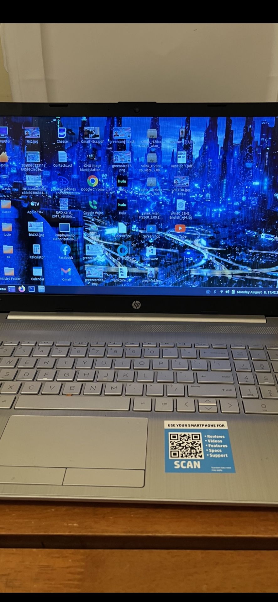 HP 15.6 1TB Hard Drive 8 GB Memory Intel I3 Core Fully Loaded Windows 11 Dual Boots into Ubuntu asking $275