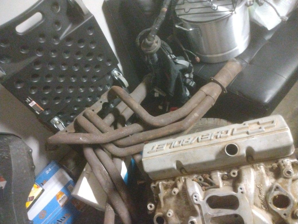 327 Engine Runs I Went Whit Bigger Engine No Need For This One Complete