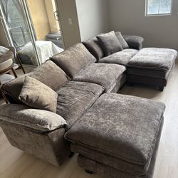 *BRAND NEW* / *CAN DELIVER* Modular 123 Inch Couch 