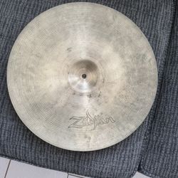 Zildjian Hollow Logo 17” Thin Crash
