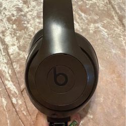 Beats studio pro headphones 
