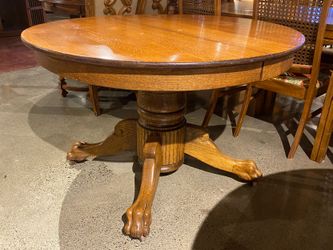 Round Old School Clawfoot Table
