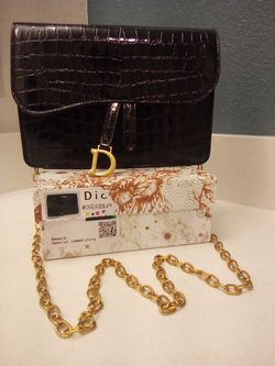DESIGNER BLACK LEATHER  PURSE WITH GOLDEN CHAIN STRAP