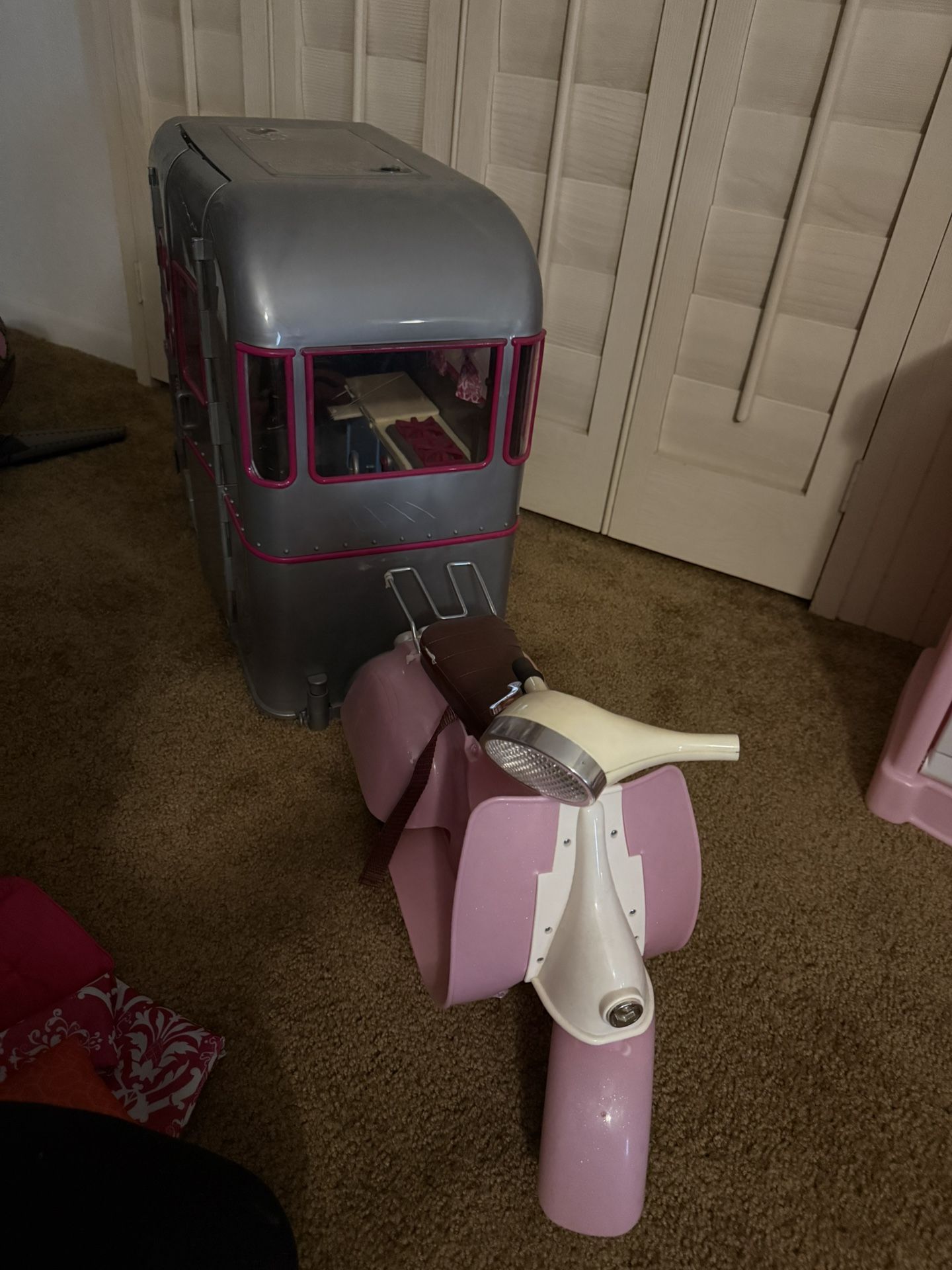 Kids Play Camper
