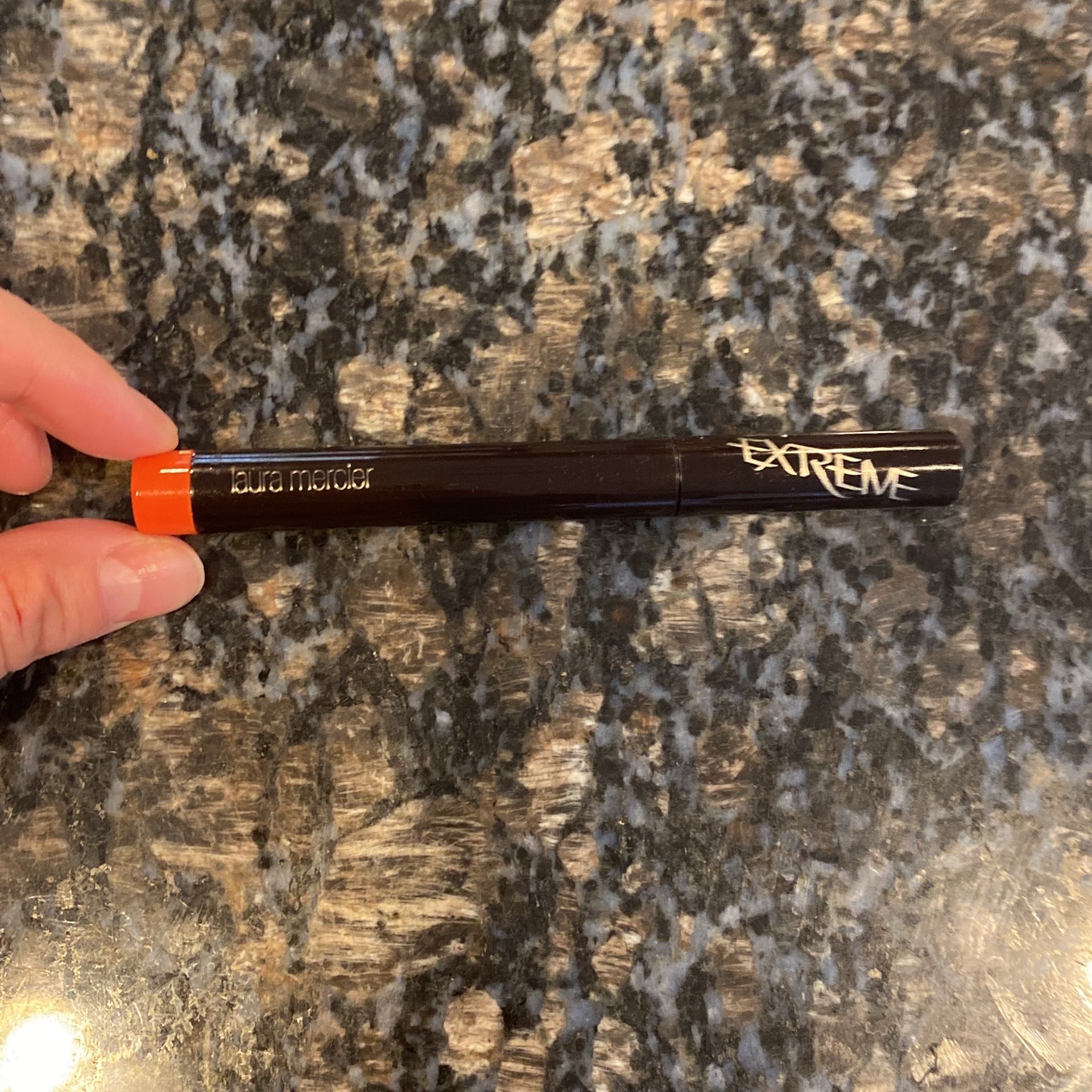 LAURA MERCIER EXTREME ON POINT