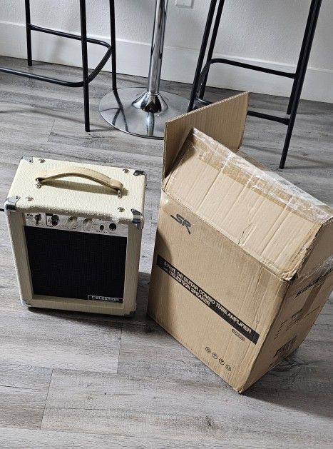 Monoprice 5-Watt 1x8 Guitar Combo Tube Amplifier