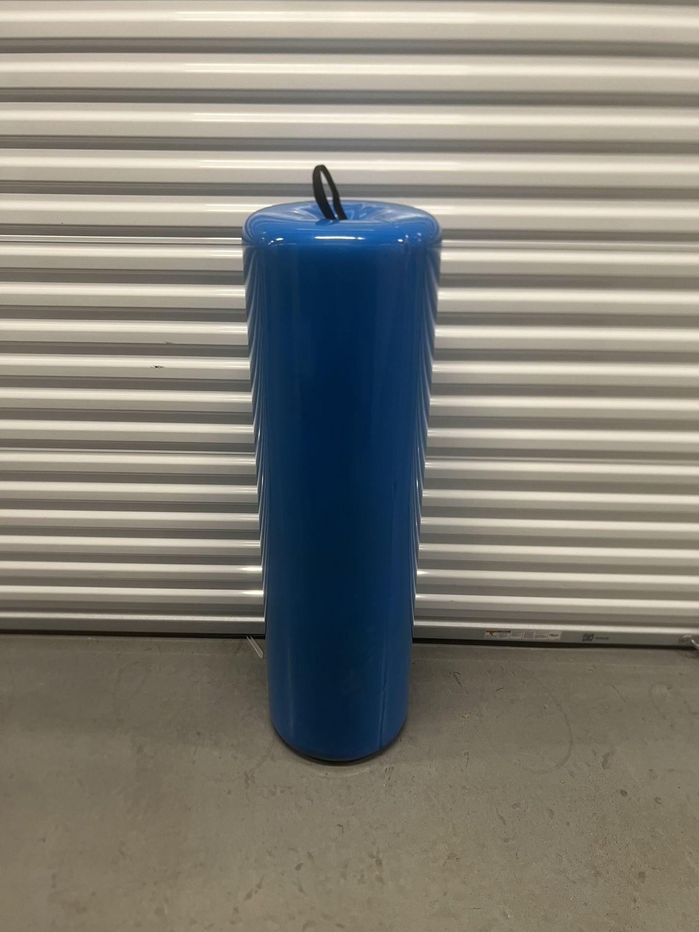 Tumble Forms Roll 14” X 48” Blue Physical Therapy. Used in good condition with some cosmetic blemishes. These blemishes are in the form of scratches