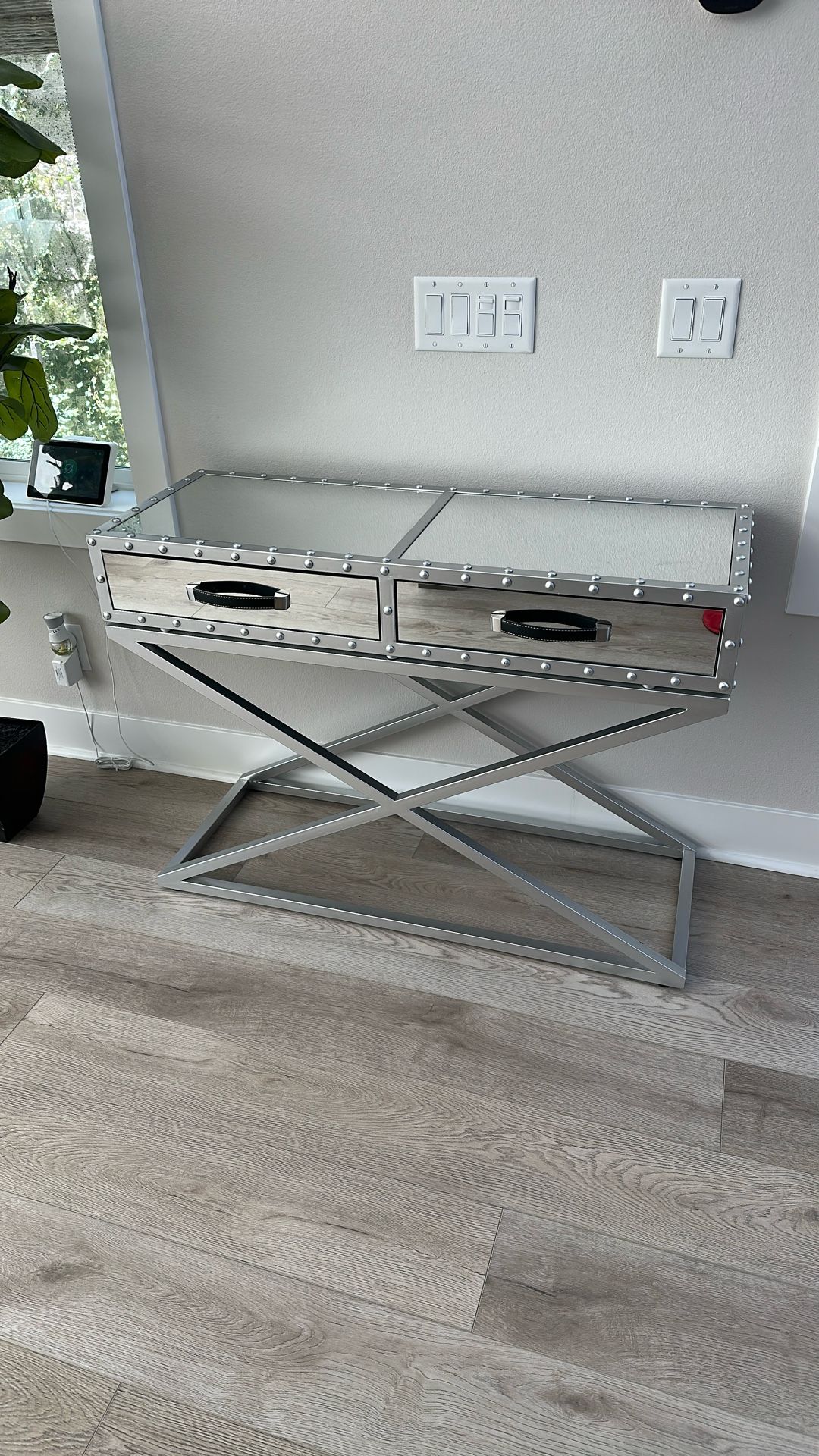Mirrored Console 
