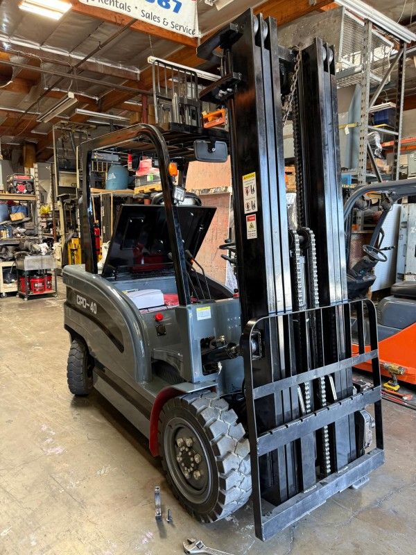 Forklift