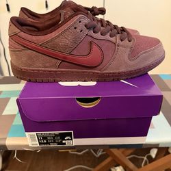 Nike SB Burgundy Crush