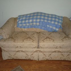 Loveseat 