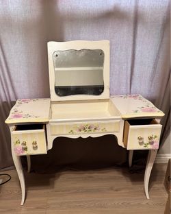 4 Piece Bedroom Set