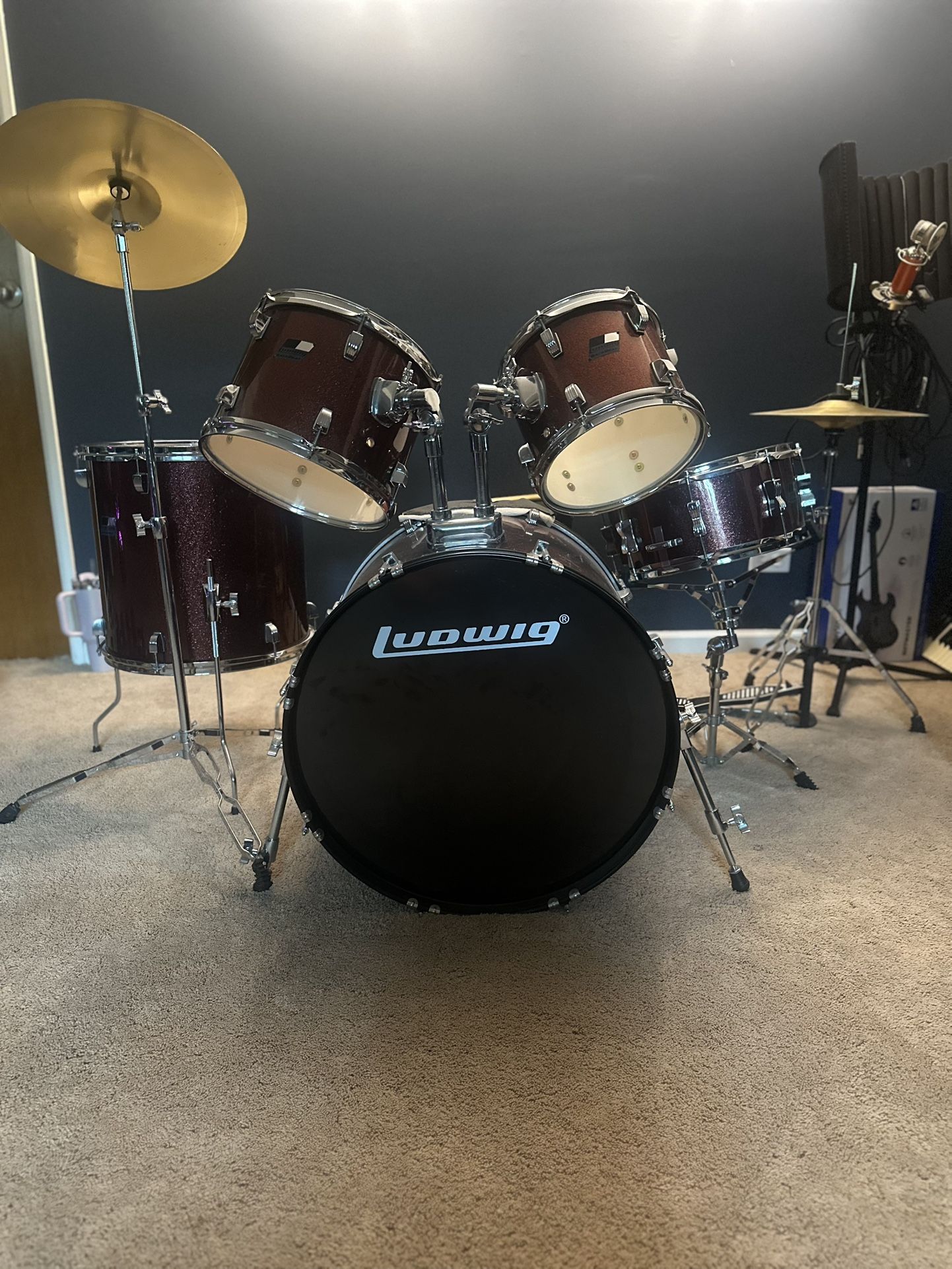 LUDWIG DRUM SET