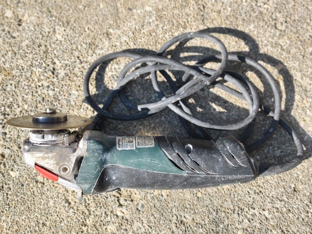 Metabo WE9-125Quick 950W Angle Grinder