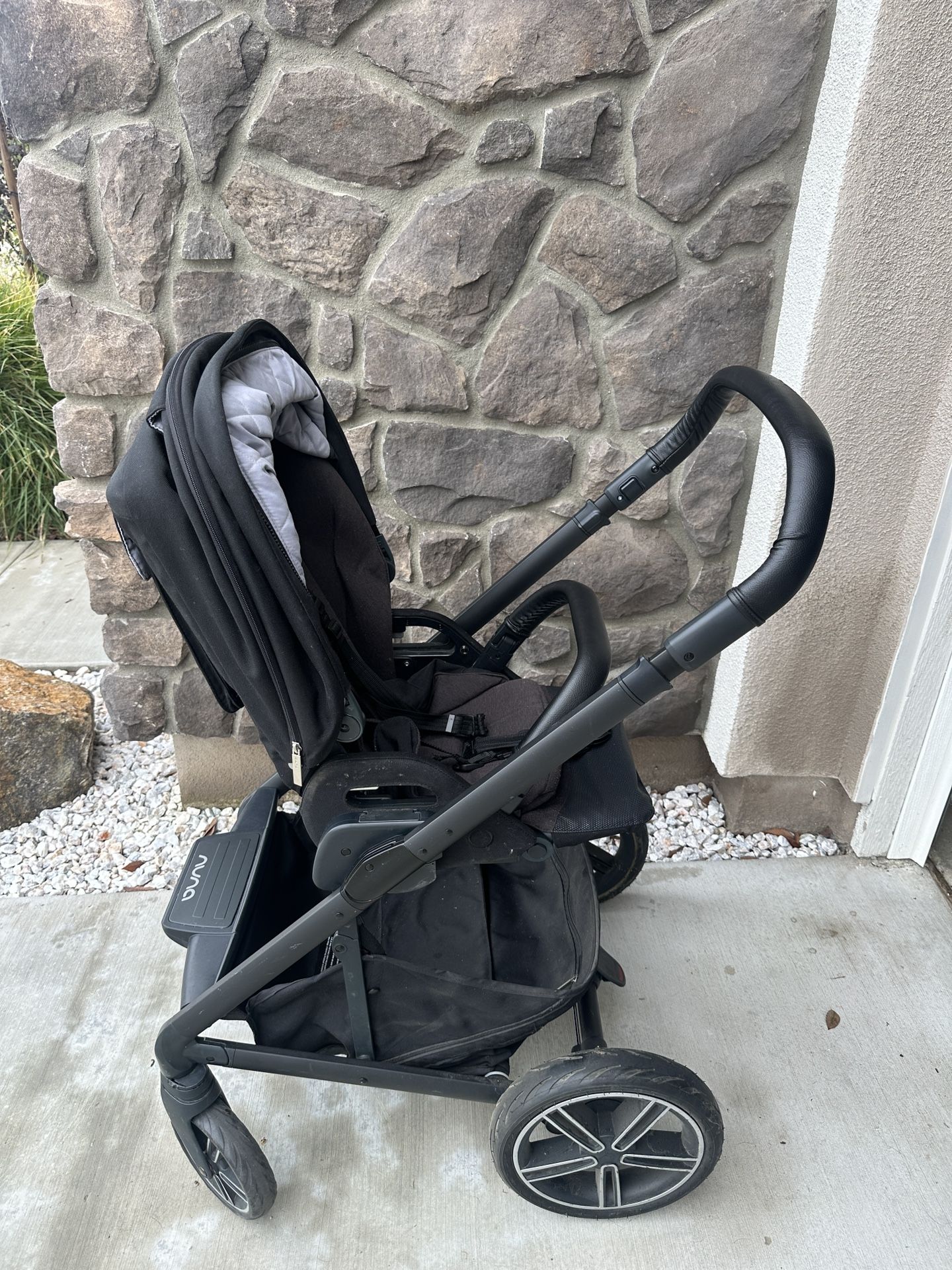 NUNA Stroller