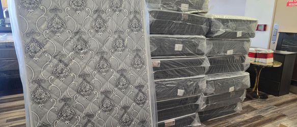 Twin mattress(es) / colchones