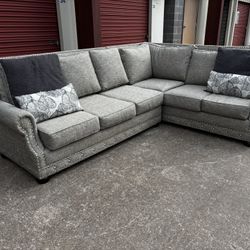 *FREE DELIVERY* Custom Gray Nailhead Sectional