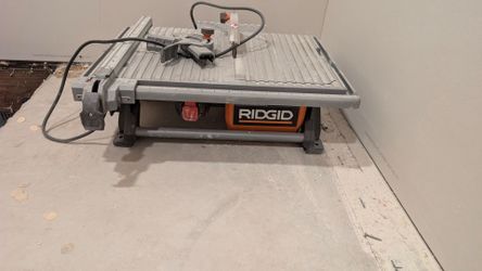 Ridged tile saw