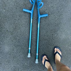 Forearm Crutches