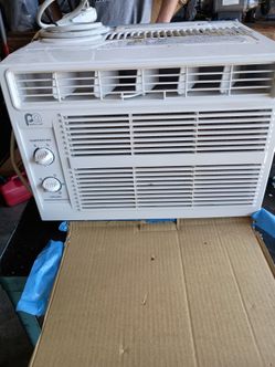 5,000 BTU AC window unit