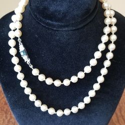 Off White Bead Necklace 
