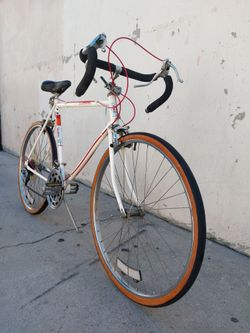 VINTAGE HUFFY LEGRADE ROAD BIKE