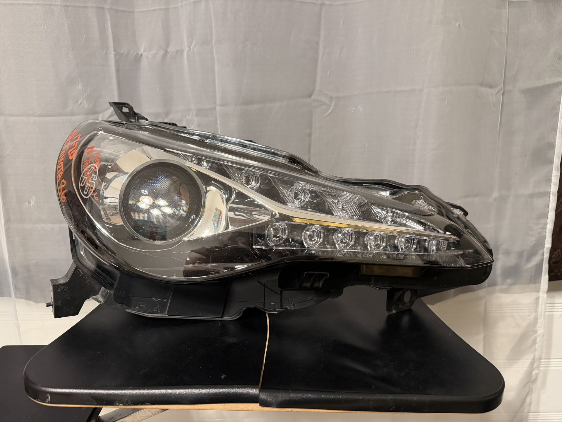 2017-2020 TOYOTA 86 RH HEADLIGHT OEM