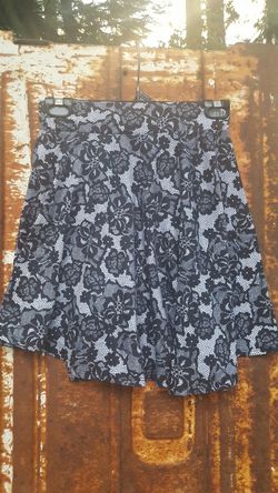 Ultra freeze stretchy flowery skirt.