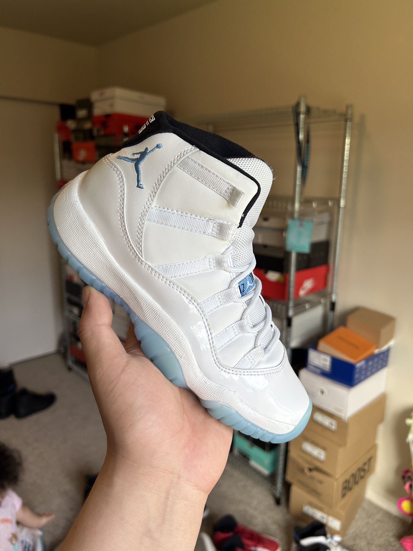 Jordan 11 Legend Blue Size 4y/5.5W