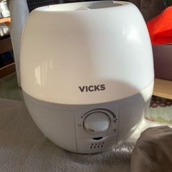 Vicks Humidifier Used Like New